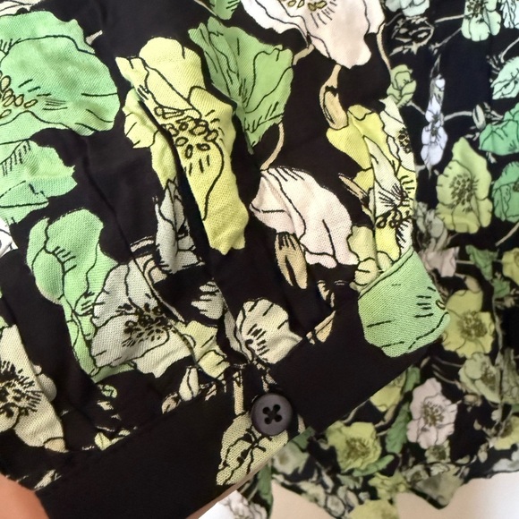 NWT Ellos Two Tier Tunic in Black with Green Print Size L (18-20) - Picture 8 of 13